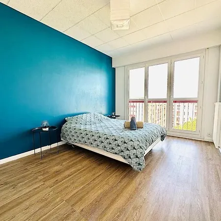 Centre-ville - 2 - 4p - Parking Apartment *