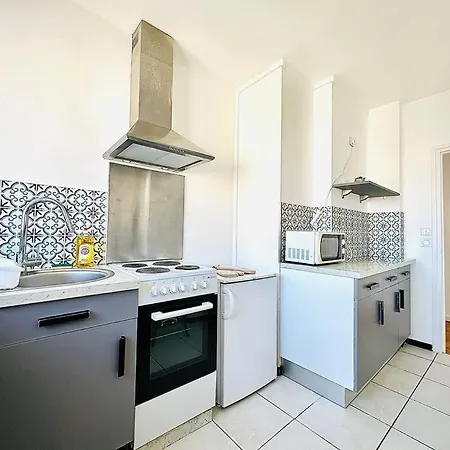 Centre-ville - 2 - 4p - Parking Apartment