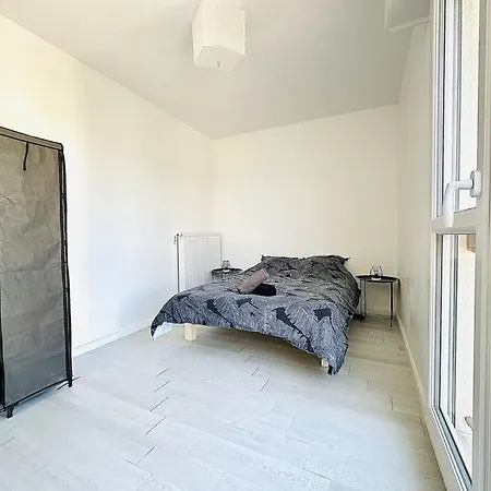 Centre-ville - 2 - 4p - Parking Apartment