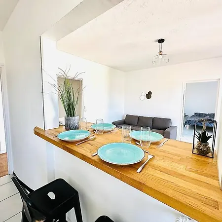 Centre-ville - 2 - 4p - Parking Apartment *