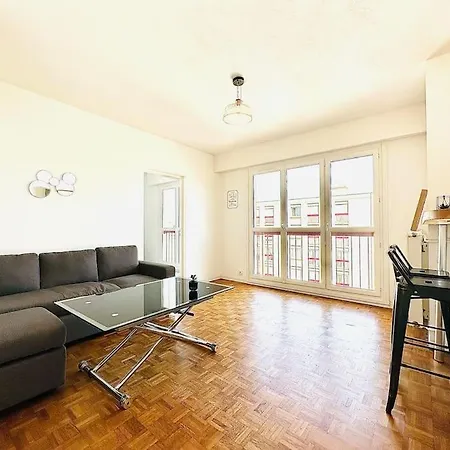 Centre-ville - 2 - 4p - Parking Apartment *