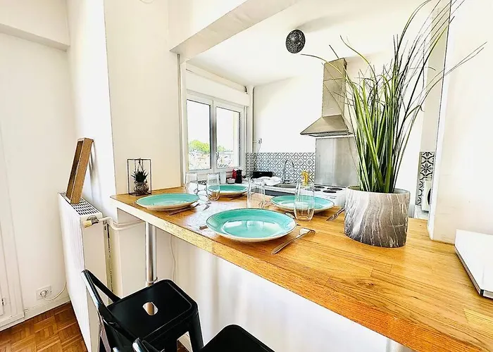 Centre-ville - 2 - 4p - Parking 公寓