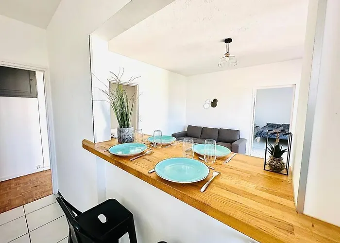 Centre-ville - 2 - 4p - Parking 公寓 *