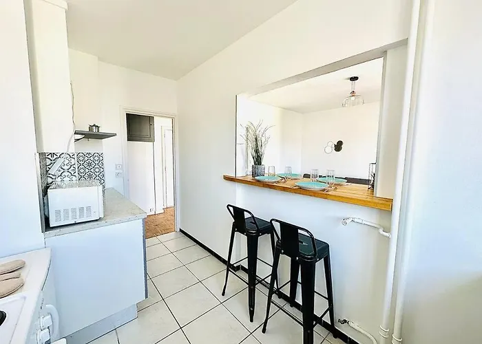 Centre-ville - 2 - 4p - Parking *